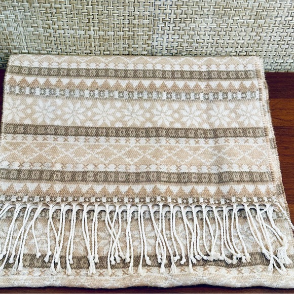 VTG Wilsons Soft Acrylic Neutral Snowflake Wide Scarf Made in Italy - Picture 2 of 8